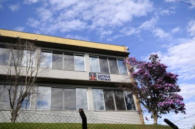 Positivo compra faculdade em Londrina