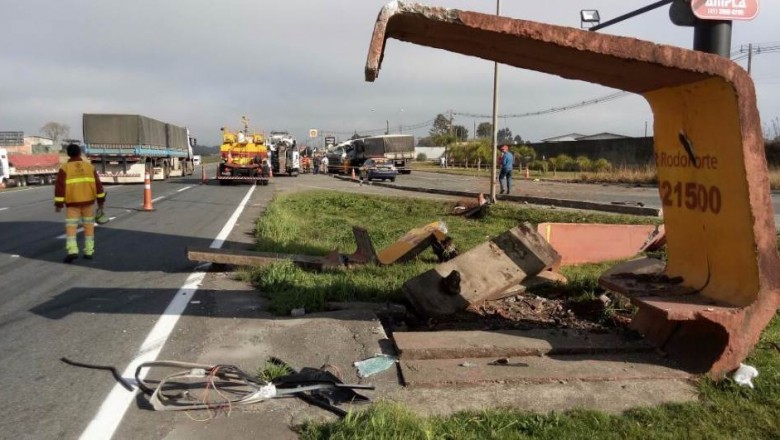 Grave acidente causa morte de criança na BR-277