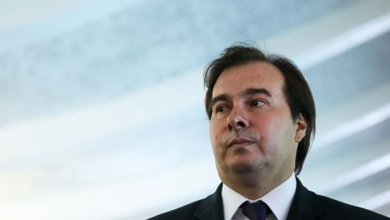 Rodrigo Maia marca para 2 de agosto votação da denúncia contra Temer no plenário