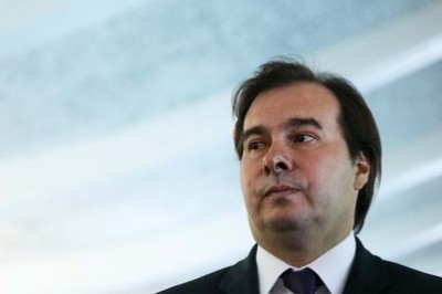 Rodrigo Maia marca para 2 de agosto votação da denúncia contra Temer no plenário