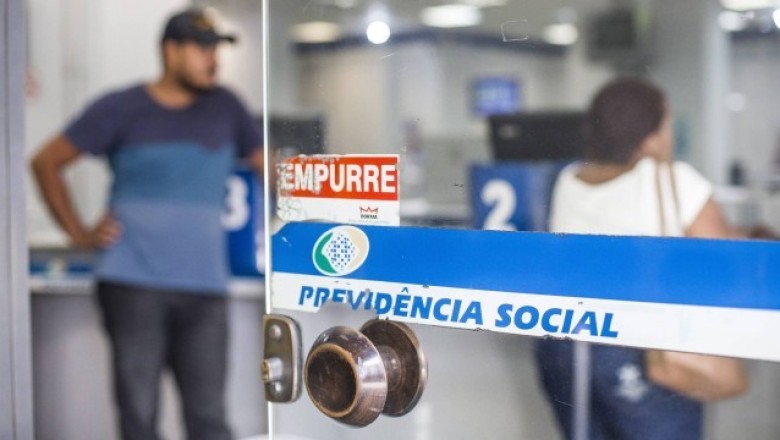 INSS: aposentados até 12 de agosto terão antecipação da primeira parcela do 13º
