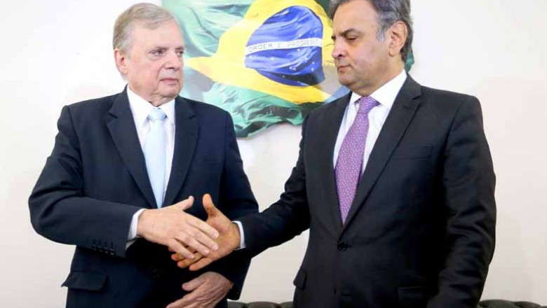 PSDB decide manter Tasso na presidência do partido