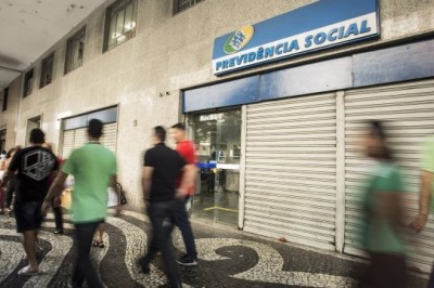 Segurados do INSS têm até dia 31 para sacar atrasados de ações judiciais