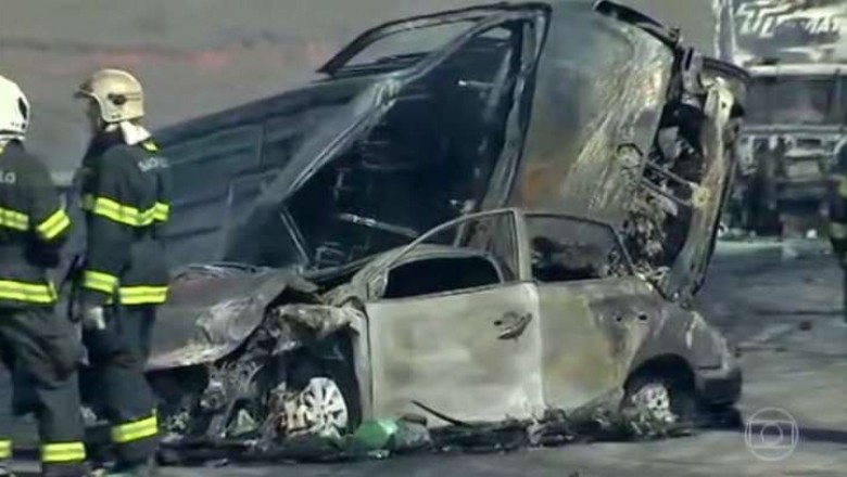 (vídeo) Acidente com dezenas de carros causa morte e explosão em estrada de SP