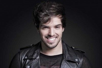 Cantor sertanejo é preso em operação contra falsificação de cigarros