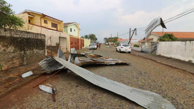 SIMEPAR alerta que ventos podem chegar até 90 km/h na segunda na região de Ponta Grossa