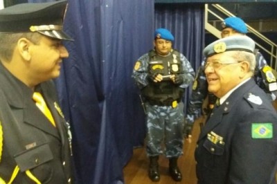 Guardas civis municipais de Paranaguá recebem Medalha de Honra ao Mérito