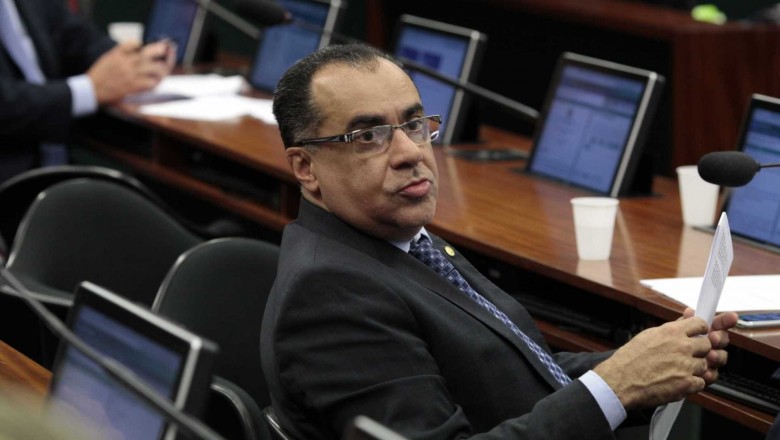 Deputado preso no semiaberto vota a favor de Temer