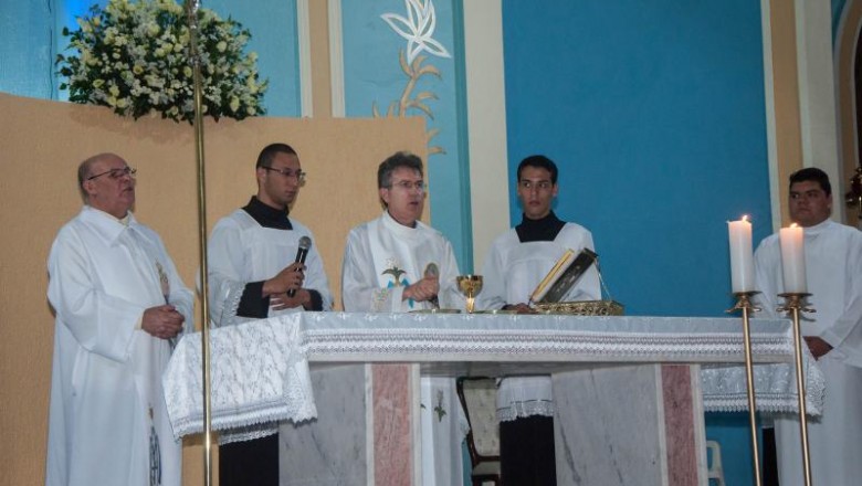 FESTA DO ROCIO EM PARANAGUÁ: missa de troca de manto marca o início das festividades