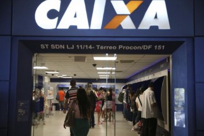 Caixa paga na sexta-feira abono do PIS para trabalhador nascido em novembro