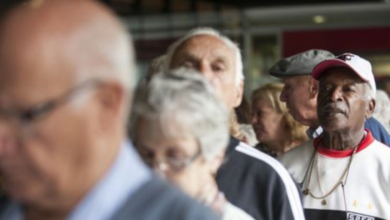 Começa a segunda etapa de pagamento do PIS-Pasep a idosos