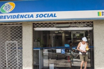 INSS: aposentados e pensionistas podem ter o menor reajuste no benefício desde 1995