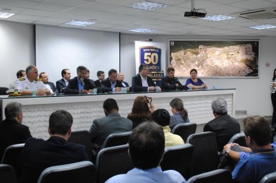 Prefeito Marcelo Roque acompanha visita do Ministro da Agricultura no Porto de Paranaguá