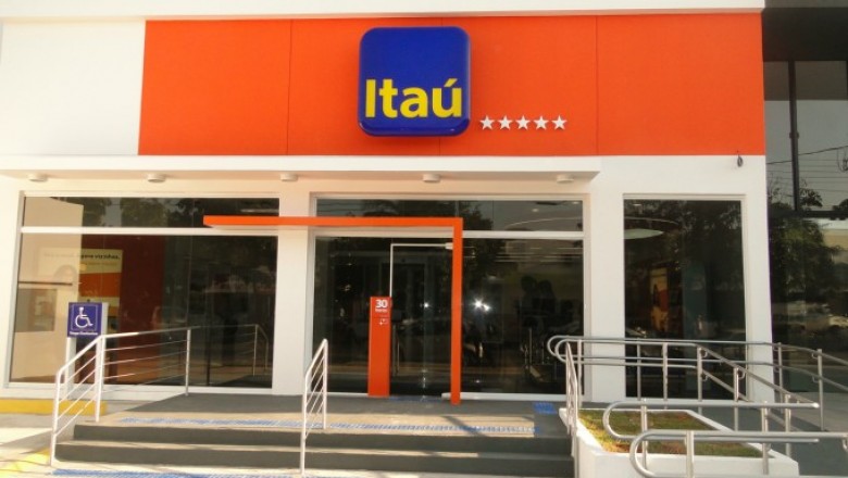 Itaú Unibanco anuncia vagas de emprego para pessoas com deficiência