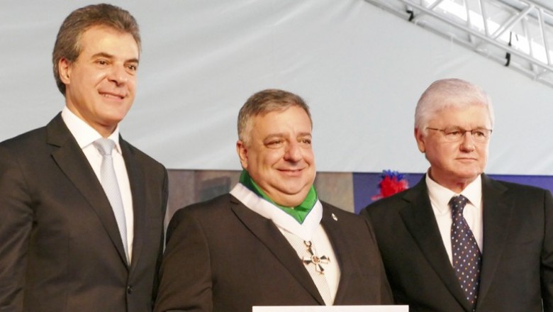 Estado condecora personalidades com a Ordem do Pinheiro