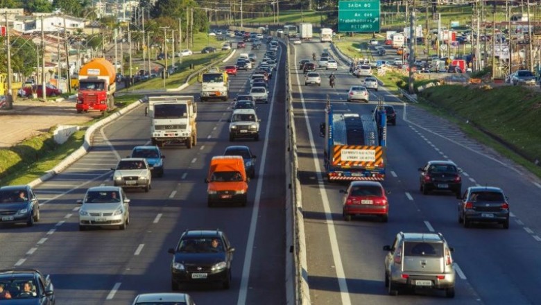Mais de 350 mil ve&iacute;culos devem trafegar pela BR-277 at&eacute; o dia 2 de janeiro