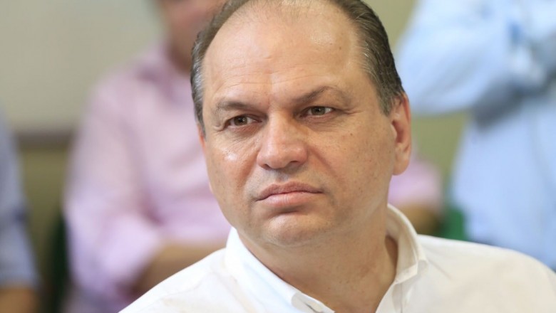 Companheiro de partido de Maluf, ministro acusa STF de 'jogo político'