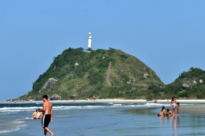 Ilha do Mel atraí mais de 3 mil turistas por dia na temporada