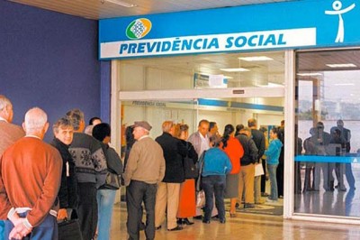 Aposentados e pensionistas que ganham mais que o mínimo terão reajuste de 2,07%