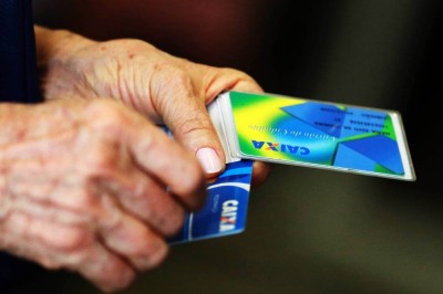 Saque do PIS/Pasep para maiores de 60 começa nesta segunda