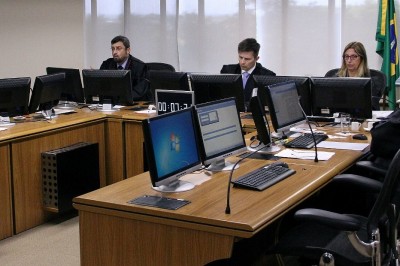 Tribunal mantém condenação de Lula por unanimidade e aumenta pena para 12 anos