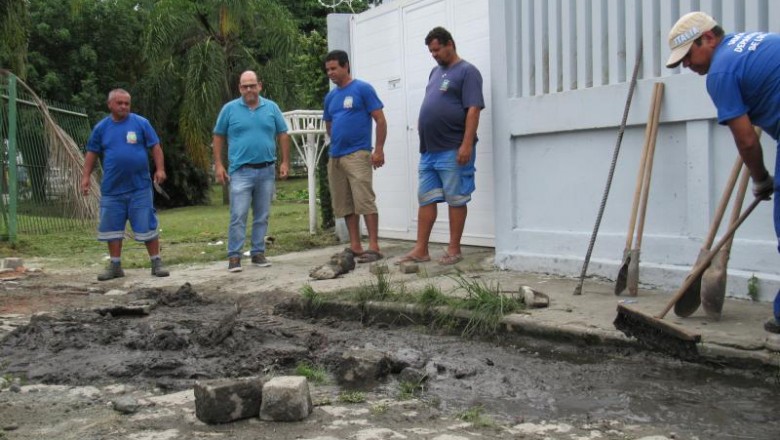 Chuvas constantes atrasam cronograma de pavimentações em Paranaguá