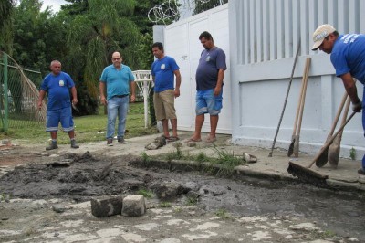 Chuvas constantes atrasam cronograma de pavimentações em Paranaguá