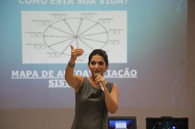 Neurociência e Inteligências Múltiplas são temas de capacitação para professores do Ensino Integral em Paranaguá 