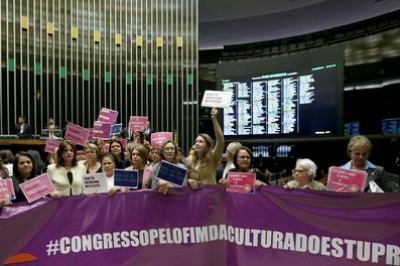 Deputadas e senadoras definem pauta para Semana da Mulher