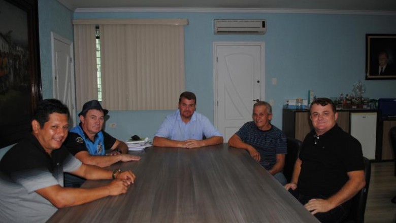 Prefeito de Paranaguá recebe representantes da União das Associações de Moradores