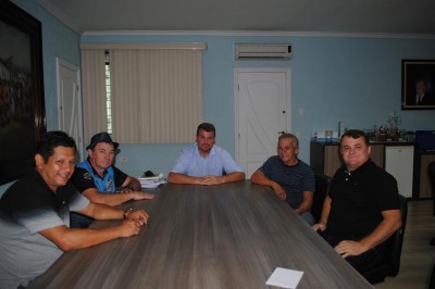 Prefeito de Paranaguá recebe representantes da União das Associações de Moradores