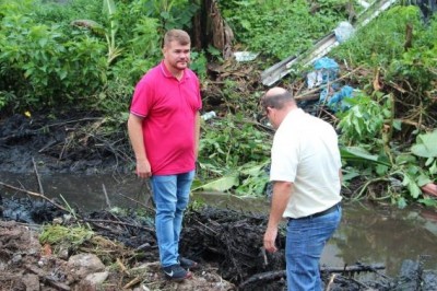 (Vídeo) Prefeito de Paranaguá monitora obras de drenagem e pontos críticos de alagamentos 