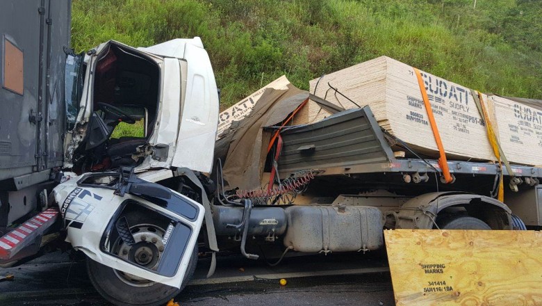 Um morto e um ferido grave em acidente entre três caminhões na BR-376