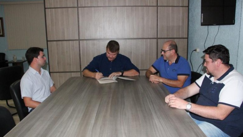 Prefeitura de Paranaguá assina TAC para levar melhorias ao Jardim Paraná