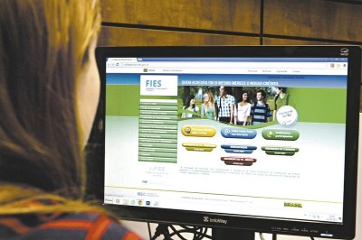 Prazo de renovação do Fies é adiado para 25 de maio