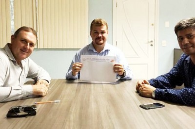 Prefeito de Paranaguá recebe representantes do Sindicato dos Estivadores