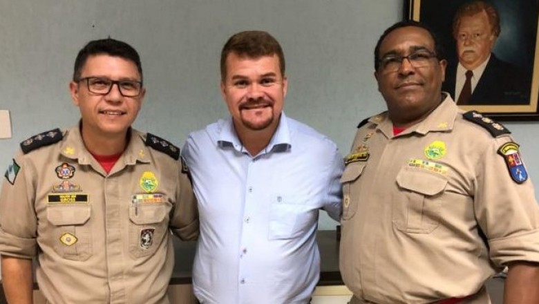 Troca do comando no 8º Grupamento de Bombeiros