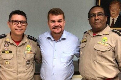 Troca do comando no 8º Grupamento de Bombeiros