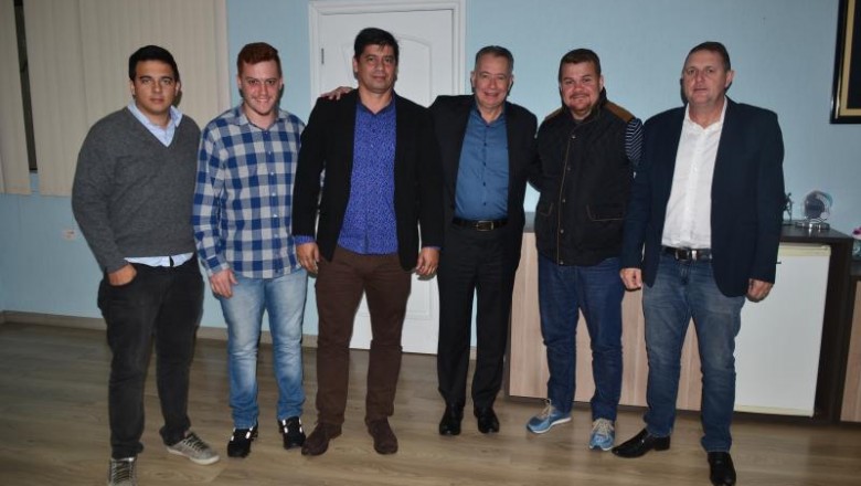 Prefeito de Paranaguá convoca reunião com representantes do TCP e da Estiva