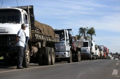 Governo faz reunião para discutir greve de caminhoneiros