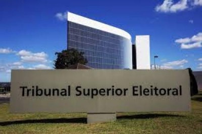 TSE decide se réus em ação penal podem ser candidatos à Presidência