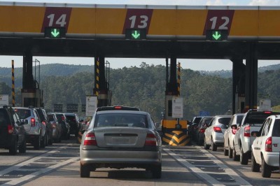 Isenção da cobrança no eixo suspenso de caminhões começa na quinta em São Paulo