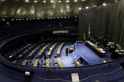 Eleições, copa e festas juninas reduzem ritmo no Congresso