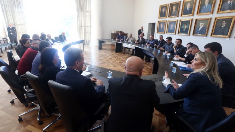 Cida propõe descongelamento da data-base dos servidores