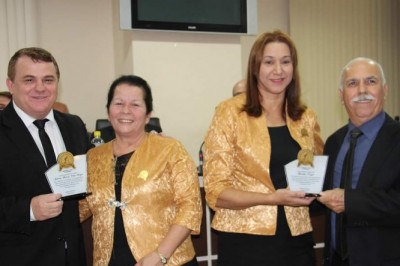 Câmara de Paranaguá faz entrega de título Honra ao Mérito para o Círculo de Oração da União Feminina da Assembleia de Deus