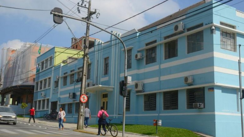 Funcionalismo da Prefeitura de Paranaguá recebe 20% do 13º salário neste sábado (25)