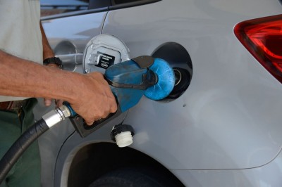 Com alta de 1,68% anunciada para amanhã, gasolina tem recorde de preço