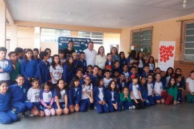 Revitalizado laboratório de informática da Escola Castelo Branco em Paranaguá 