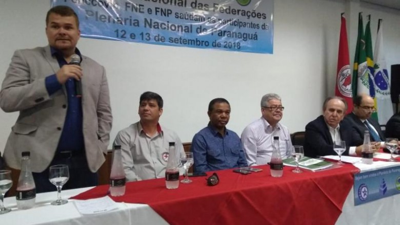 Estivadores de todo Brasil participam de plenária em Paranaguá