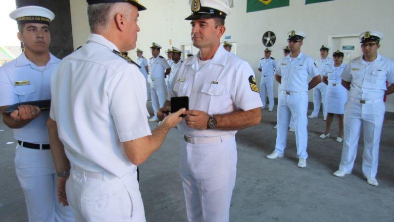 Cerimônia militar comemora os 165 anos da Capitania dos Portos do Paraná